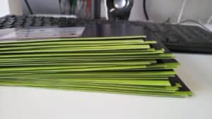 Ein Stapel Gutscheine